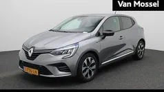 Gris schiste kqg Gebruikt 2023 Renault Clio V Evolution Hatchback | € 17.435 (Eerlijke prijs)