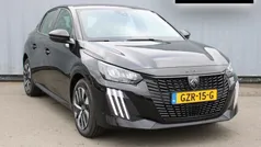 Zwart Nieuw 2025 Peugeot 208 Style Hatchback | € 22.854 (Goede deal)