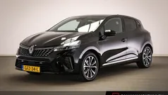 Zwart Gebruikt 2024 Renault Clio V Techno Hatchback | € 24.045 (Eerlijke prijs)