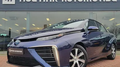 Blauw Gebruikt 2016 Toyota Mirai Executive Sedan | € 9.940 (Eerlijke prijs)