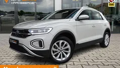 Beige Gebruikt 2024 VW T-Roc Style SUV | € 32.900 (Eerlijke prijs)