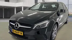 Zwart, metallic lak Gebruikt 2018 Mercedes A160 Business Hatchback | € 11.000 (Super prijs)