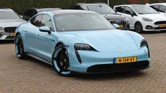 Blauw Gebruikt 2022 Porsche Taycan Performance Package Sedan | € 64.950 (Eerlijke prijs)