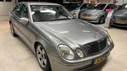 Grijs (metallic) Occasion 2005 Mercedes E350 Classic Sedan | € 8.550 (Super prijs)