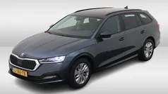 Grijs Gebruikt 2021 Skoda Octavia Business Line Stationwagen | € 20.950 (Eerlijke prijs)