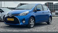 Blauw Gebruikt 2015 Toyota Yaris Hatchback | € 11.950 (Eerlijke prijs)