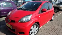 Rood Gebruikt 2010 Toyota Aygo Hatchback | € 2.749 (Eerlijke prijs)