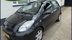 Zwart Gebruikt 2010 Toyota Yaris Hatchback | € 3.690 (Eerlijke prijs)