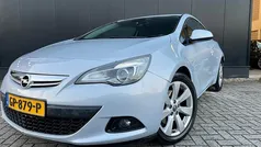 Wit (metallic) Gebruikt 2012 Opel Astra GTC Sport Hatchback | € 5.995 (Eerlijke prijs)
