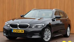 Zwart, metallic lak Gebruikt 2019 BMW 330 Executive Stationwagen | € 26.940 (Goede deal)