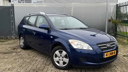 Blauw Occasion 2009 Kia Ceed Hatchback | € 1.999 (Goede deal)