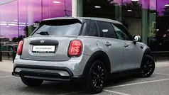Gebruikt 2022 Mini ONE Classic Hatchback | € 24.450 (Eerlijke prijs)