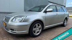 Grijs Gebruikt 2005 Toyota Avensis Sol Stationwagen | € 2.949 (Eerlijke prijs)