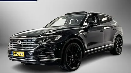 Zwart (metallic) Occasion 2021 VW Touareg Elegance SUV | € 49.995 (Eerlijke prijs)