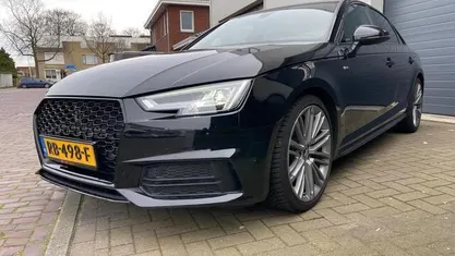 Zwart Occasion 2017 Audi A4 Black Edition Sedan | € 18.250 (Eerlijke prijs)