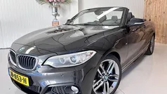 Zwart Gebruikt 2016 BMW 220 Executive Cabriolet | € 16.450 (Eerlijke prijs)