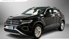 Zwart Gebruikt 2022 VW T-Roc Life SUV | € 28.995 (Eerlijke prijs)