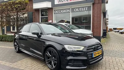 Gebruikt 2018 Audi A3 S-Line Sedan | € 15.900 (Goede deal)