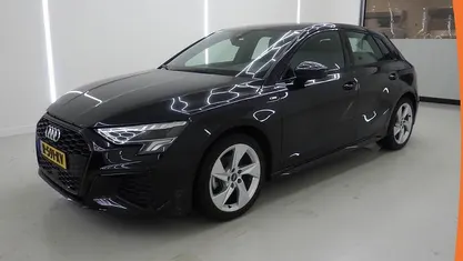 Zwart Gebruikt 2022 Audi A3 Sportback Design Hatchback | € 22.890 (Eerlijke prijs)