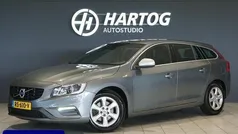 Grijs, metallic lak Gebruikt 2018 Volvo V60 Business Edition Stationwagen | € 20.850 (Super prijs)