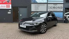 Zwart Gebruikt 2022 VW Golf VIII Active Hatchback | € 28.950 (Eerlijke prijs)