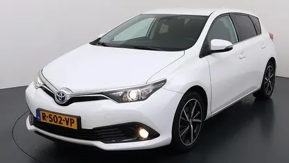 Wit Gebruikt 2017 Toyota Auris Executive Hatchback | € 14.795 (Eerlijke prijs)