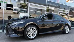 Zwart, metallic lak Gebruikt 2022 Toyota Camry Business Edition Sedan | € 34.950 (Eerlijke prijs)