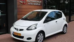 Wit Gebruikt 2011 Toyota Aygo Cool Hatchback | € 3.350 (Eerlijke prijs)