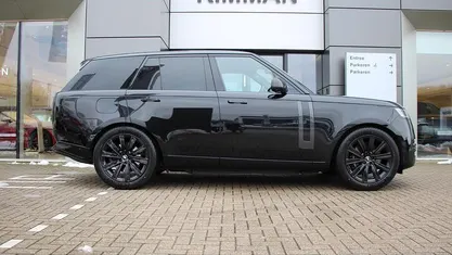 Santorini blackebony Occasion 2024 Land Rover Range Rover SE SUV | € 139.900 (Eerlijke prijs)
