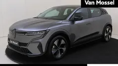 Grijs Nieuw 2025 Renault Megane E-Tech Equilibre Hatchback | € 36.384 (Eerlijke prijs)