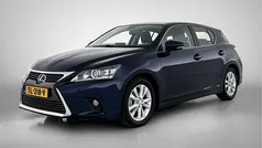 Blauw Gebruikt 2017 Lexus CT200h Executive Line Hatchback | € 16.950 (Eerlijke prijs)
