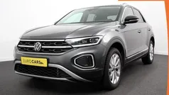 Grijs Gebruikt 2023 VW T-Roc Style SUV | € 29.790 (Eerlijke prijs)