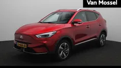 Rood Gebruikt 2022 MG ZS Luxury Sedan | € 24.995 (Eerlijke prijs)
