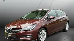Rood Gebruikt 2017 Opel Astra Hatchback | € 7.499 (Eerlijke prijs)