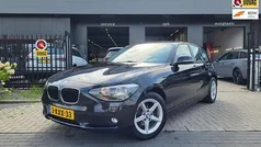 Zwart, metallic lak Gebruikt 2013 BMW 114 Urban Line Hatchback | € 7.450 (Eerlijke prijs)