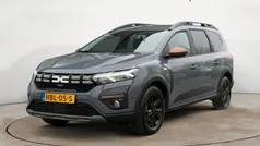 Grijs Gebruikt 2024 Dacia Jogger Extreme MPV | € 24.590 (Eerlijke prijs)