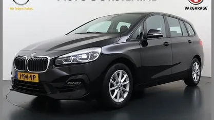 Zwart Gebruikt 2020 BMW 216 Executive Stationwagen | € 17.895 (Eerlijke prijs)