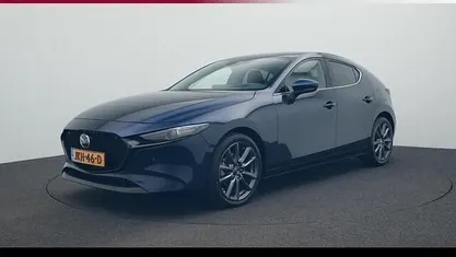 Deep crystal blue Occasion 2025 Mazda 3 Exclusive-Line Hatchback | € 36.950 (Eerlijke prijs)