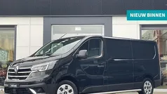Midnightzwart d68 Gebruikt 2024 Renault Trafic Van | € 25.500 (Eerlijke prijs)