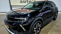 Zwart, metallic lak Gebruikt 2022 Opel Mokka Elegance SUV | € 21.950 (Goede deal)