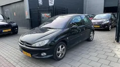 Zwart, metallic lak Gebruikt 2004 Peugeot 206 Hatchback | € 999 (Eerlijke prijs)