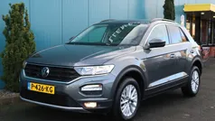 Grijs, metallic lak Gebruikt 2022 VW T-Roc Style SUV | € 21.450 (Goede deal)