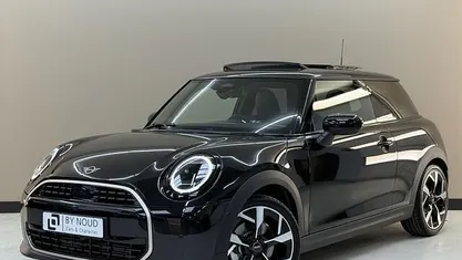 Occasion Mini Cooper Favoured 156 PK (114 kW) 2024 Hatchback