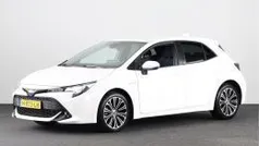 Wit Gebruikt 2020 Toyota Corolla Business Edition Hatchback | € 19.245 (Eerlijke prijs)