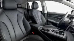 Rood Nieuw 2025 MG MG5 EV Long Range Comfort Stationwagen | € 25.495 (Eerlijke prijs)