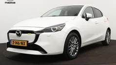 Wit Gebruikt 2023 Mazda 2 Exclusive-Line Hatchback | € 18.940 (Eerlijke prijs)