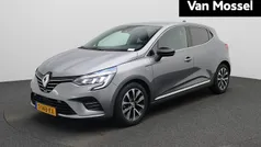 Grijs Gebruikt 2023 Renault Clio V Techno Hatchback | € 18.435 (Eerlijke prijs)