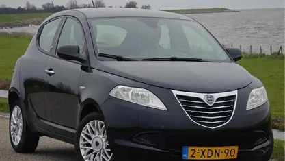 Occasion Lancia Ypsilon Silver 86 PK (63 kW) 2014 Zwart (metallic) Hatchback