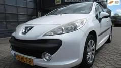 Wit Gebruikt 2009 Peugeot 207 Hatchback | € 3.750 (Eerlijke prijs)