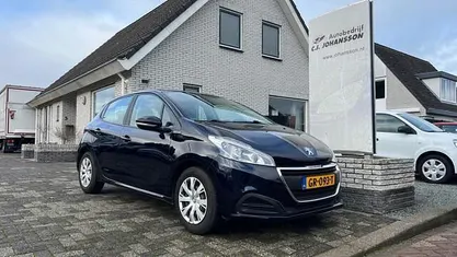 Occasion 2015 Peugeot 208 Active Hatchback | € 3.750 (Eerlijke prijs)